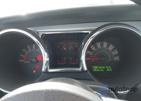 2005 Ford Mustang Gt Deluxe/Gt Premium из США, поврежденный, VIN 1ZVHT82H955246578